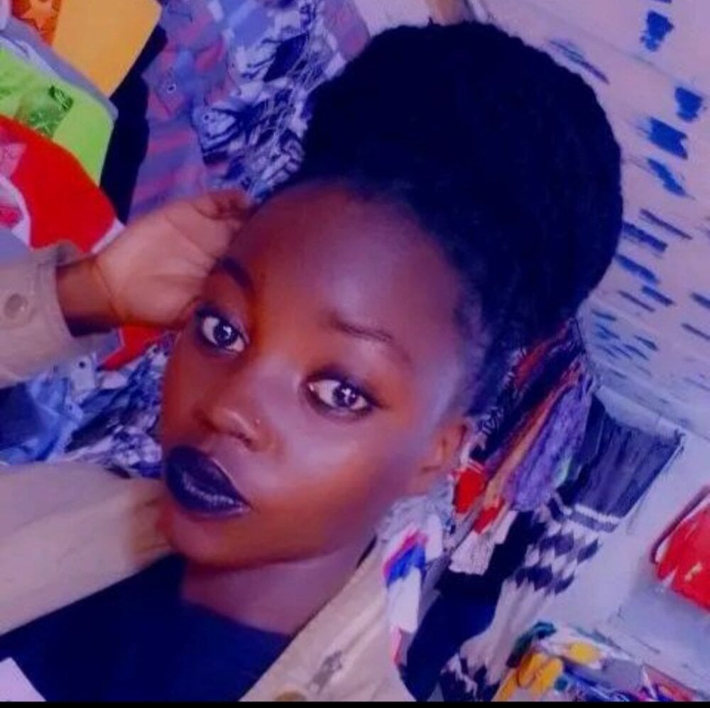 Live sex webcam photo for CreamyMeloo #289934091