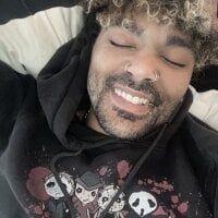bishopwiththetattoos' Offline Chat Room