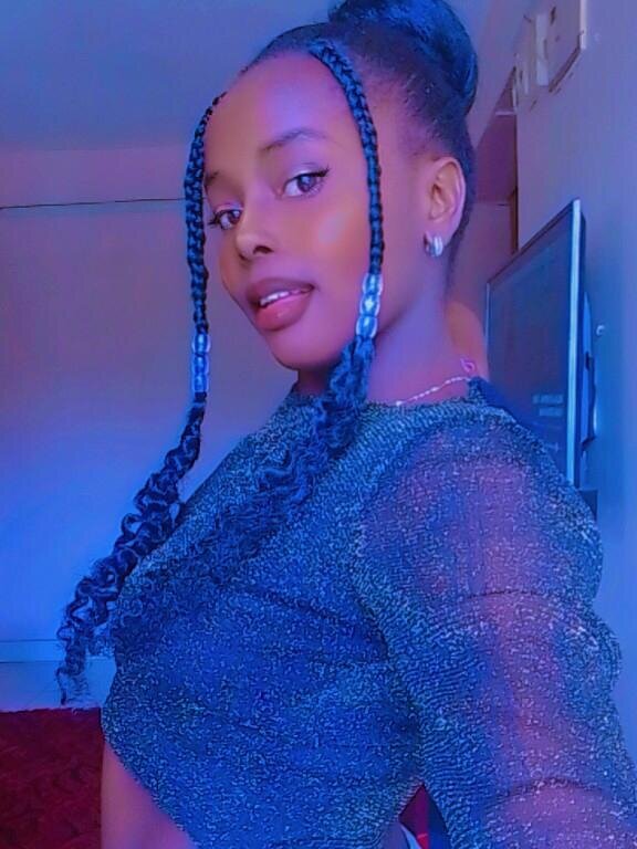 Live sex webcam photo for Chanel_Kiss #289998032