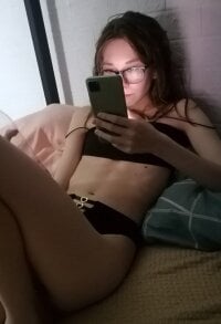Depraved-virgins' Offline Chat Room