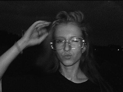 CaroHush on StripChat