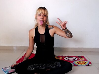 modell_holly from stripchat
