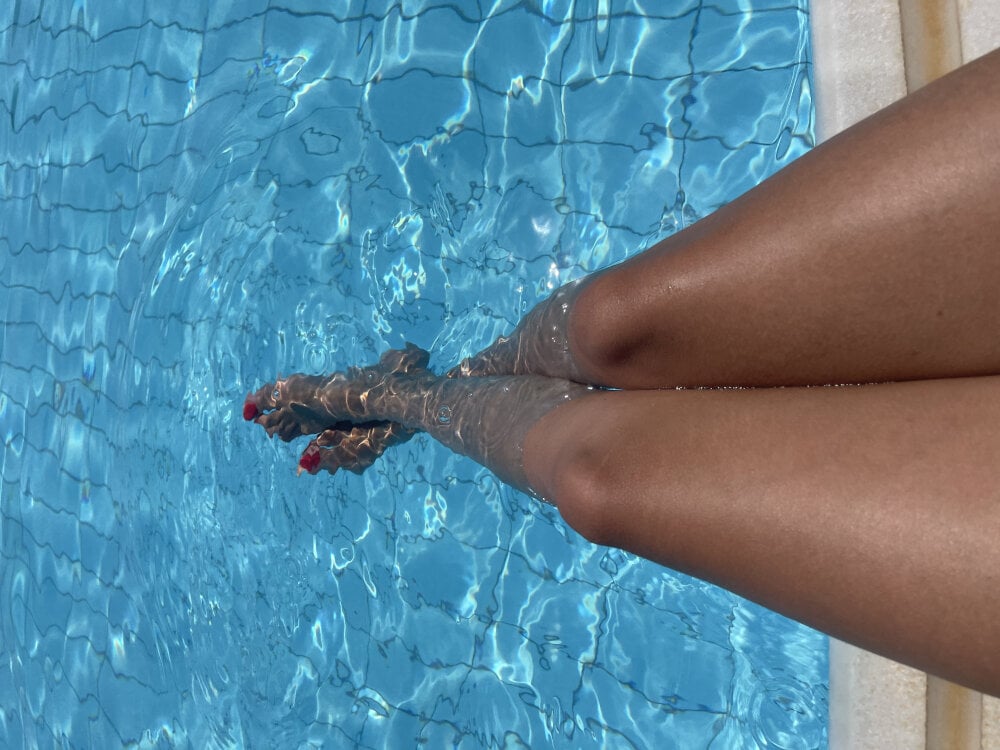 glamcambabes.com goddess_myra livesex profile in caucasian cams