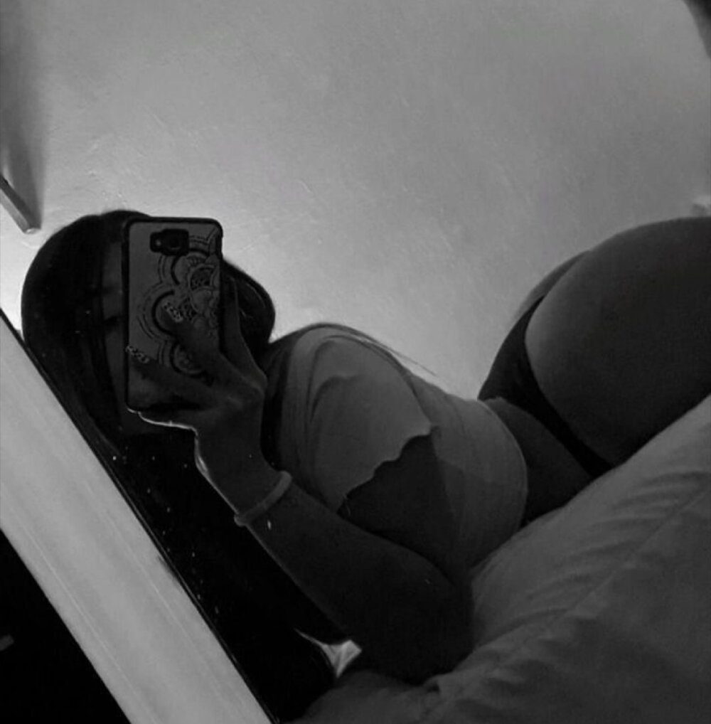 watchgirlcam.com lauraxy livesex profile in nicas-universe cams