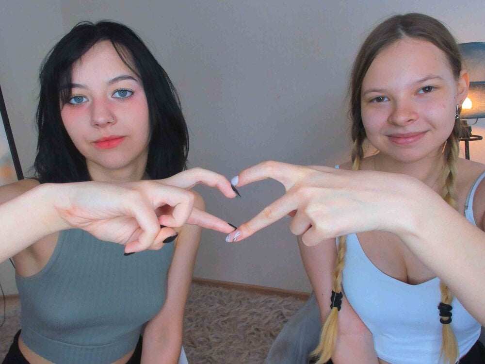 MollyKailee Chat Room offline
