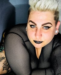 MistressMisfit's Offline Chat Room