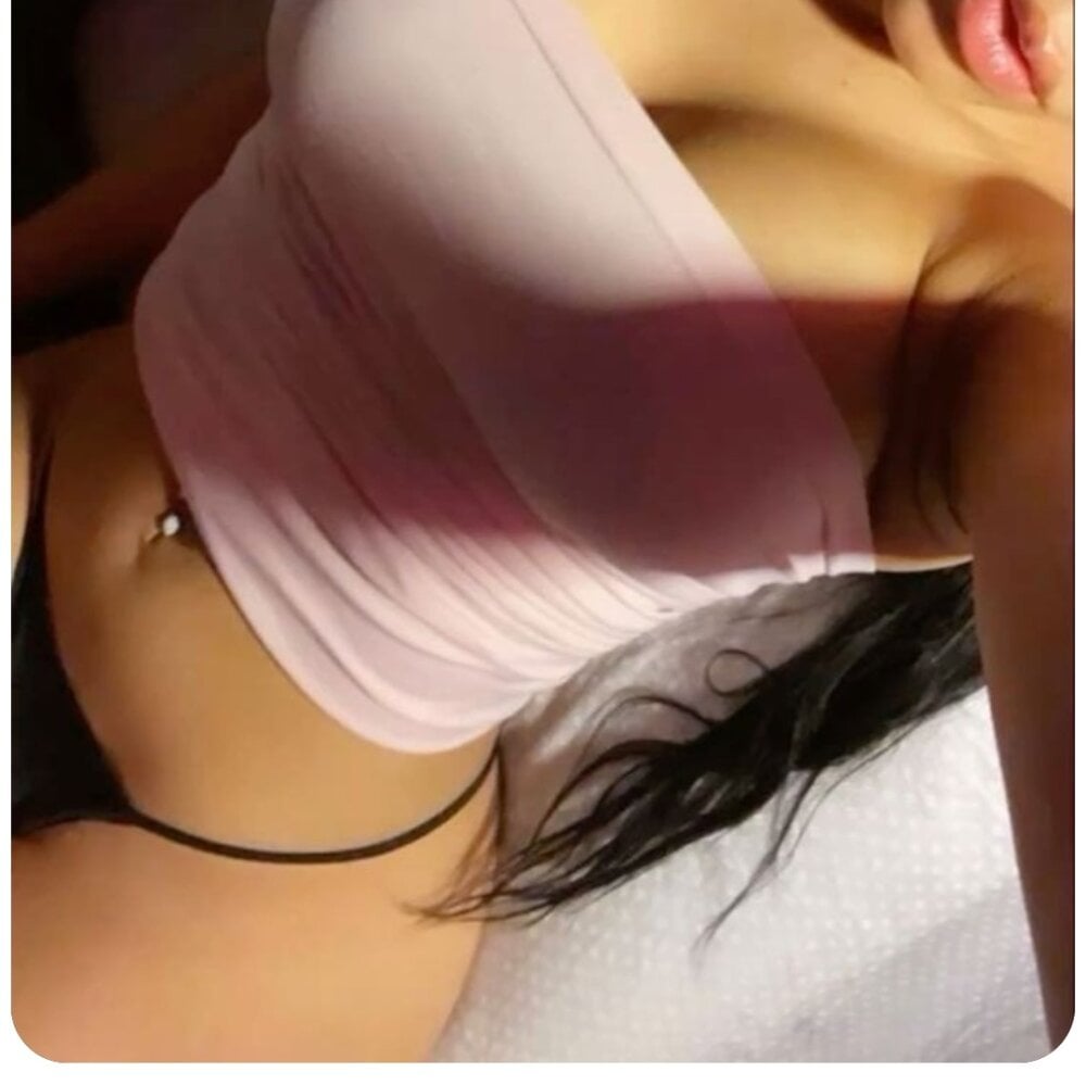 livesex.fan renximme livesex profile in curvy cams