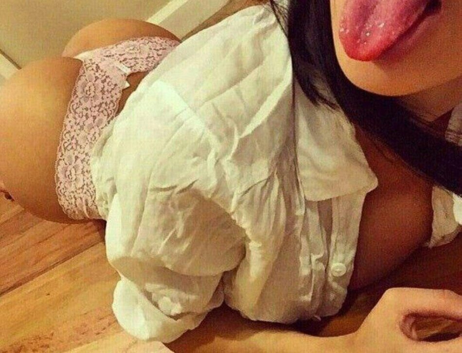 Live sex webcam photo for MissLee1 #290041666