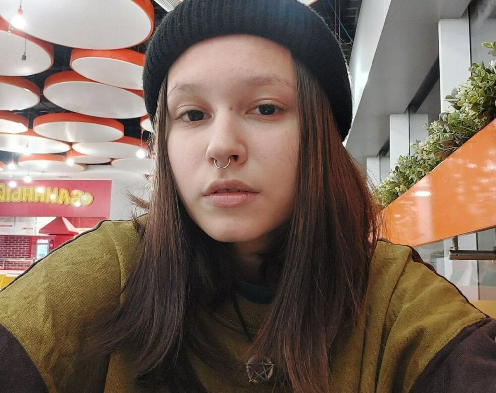 Live sex webcam photo for ElviraNanni #289892764