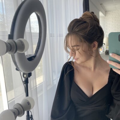 CarlieHotty 🧝 online naked stream