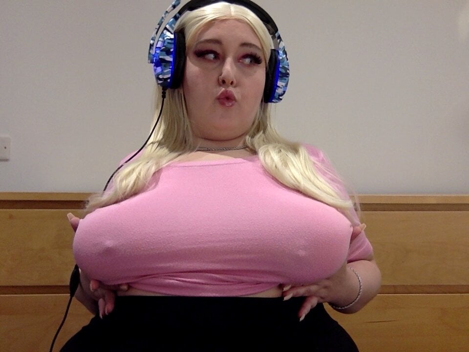 chatnmate.com goddessbarbiee livesex profile in i-hope-its-in-your-heart cams
