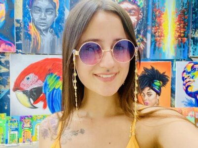 Nina_Bryon_ private show