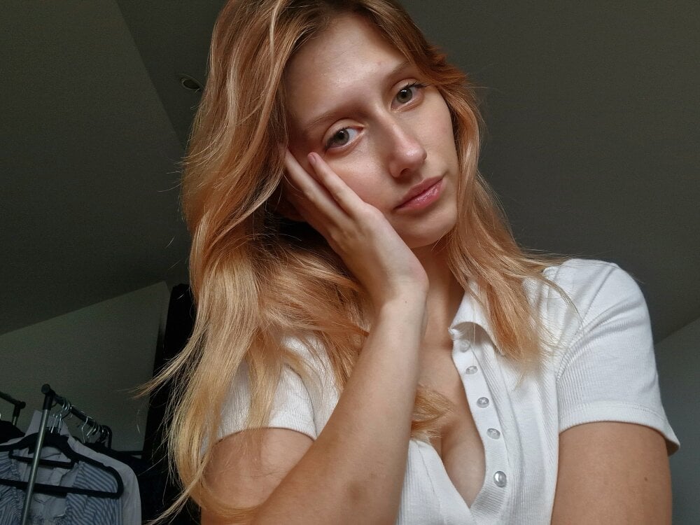 LUNA_delight's Offline XXX Chat
