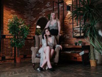 mandy_and_lana's Offline Chat Room