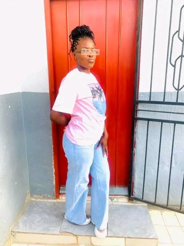 Lush_Lola