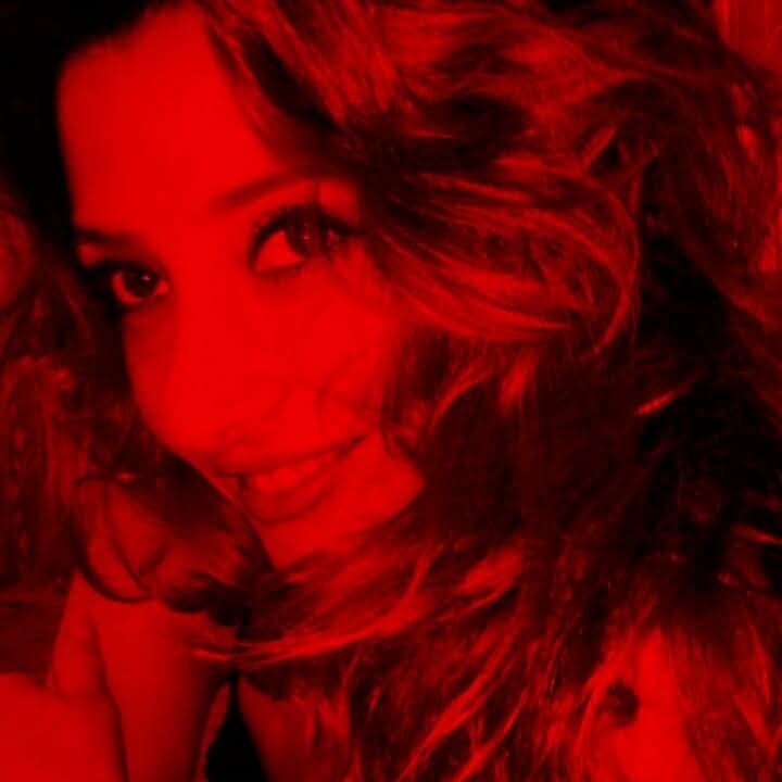 elivecams.com nataasharm livesex profile in grey-hair cams