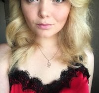 StunningLeya's Offline Chat Room