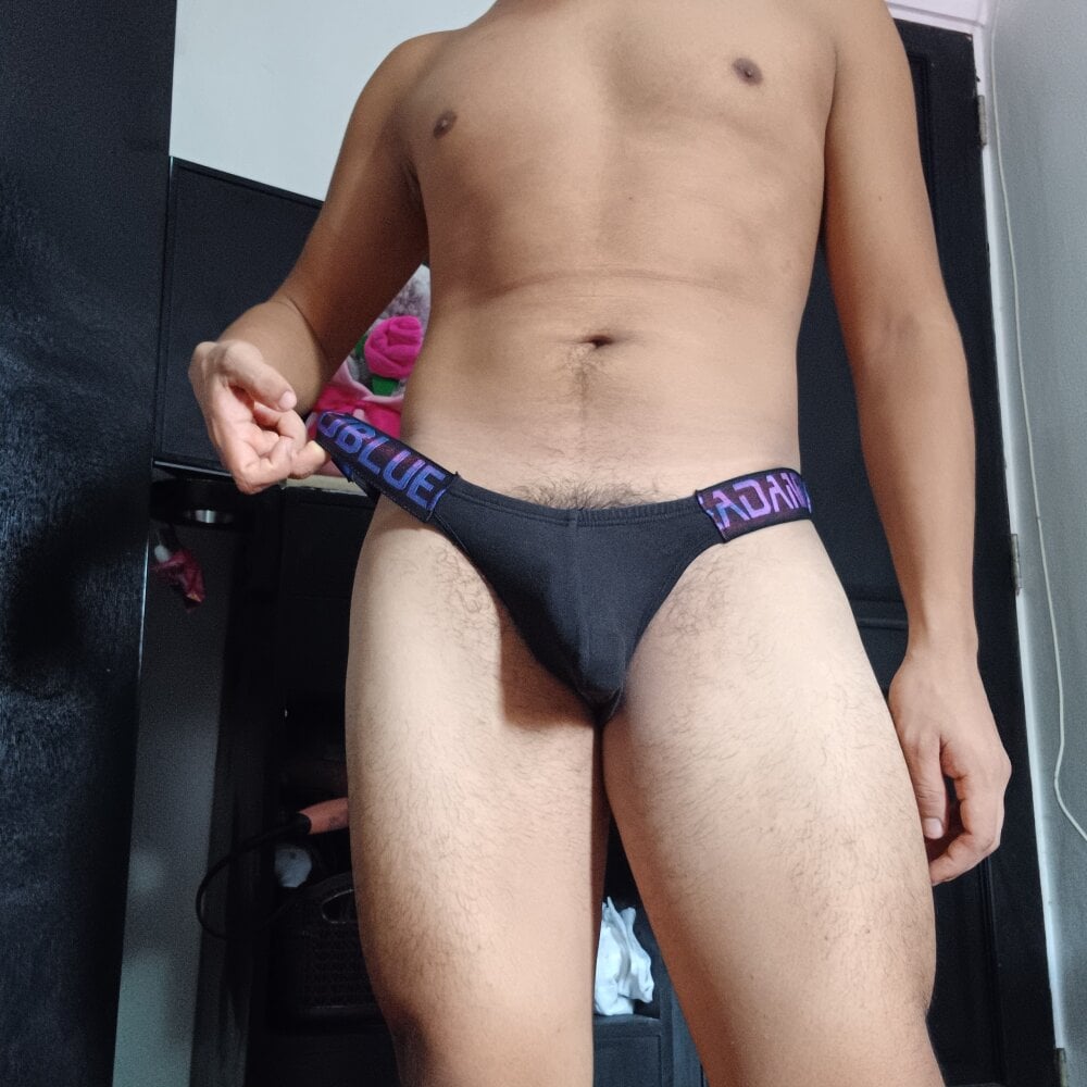 estrada21z from stripchat