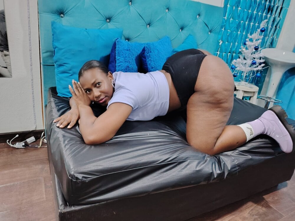 Blackbigass_mariana profile