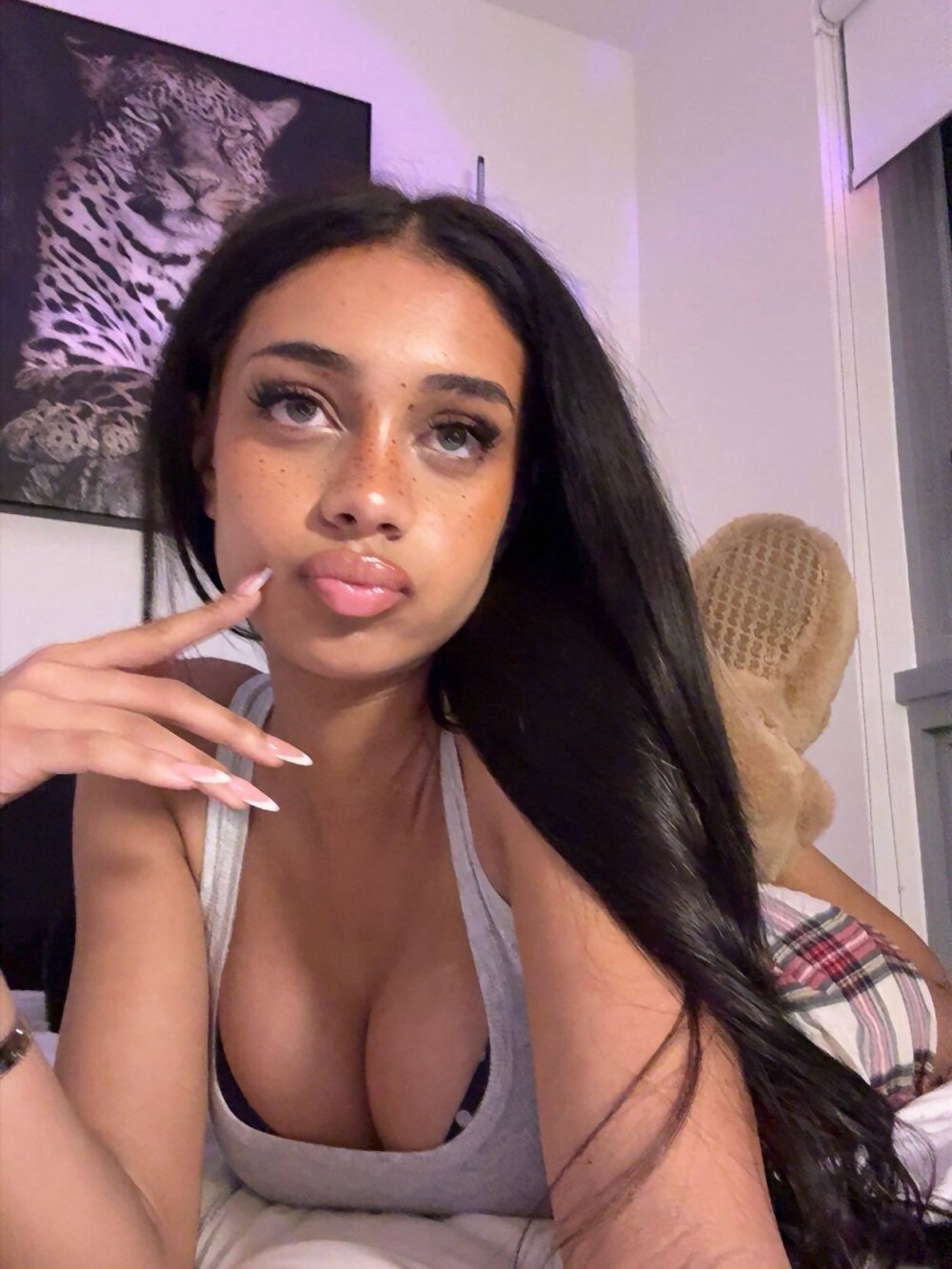 stripchat heyitsaddy webcam profile pic via cheapadultsexcams.com