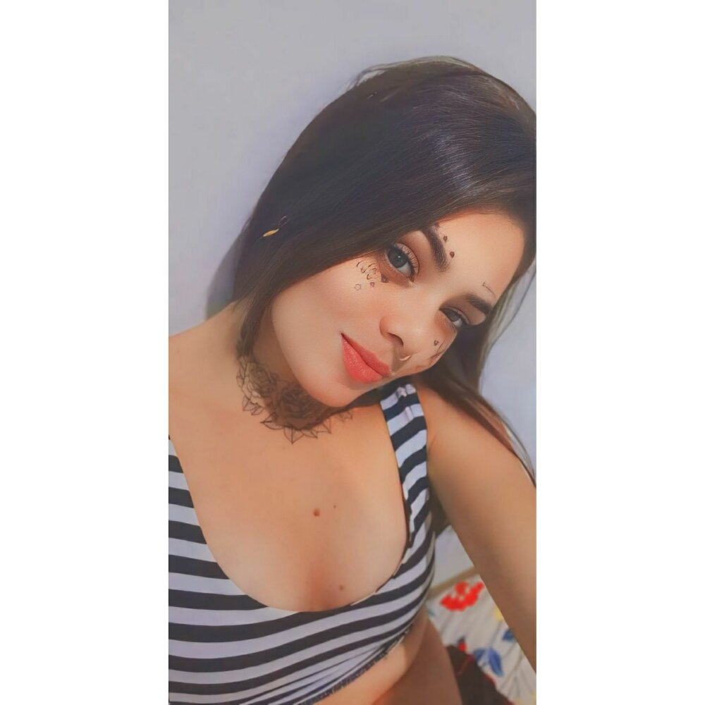 Live sex webcam photo for jessica_4524 #290049682
