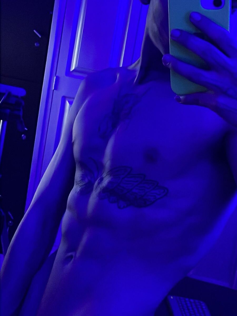 levigrayy from stripchat