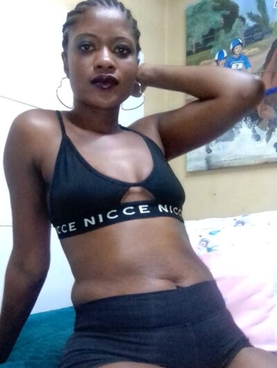 Choclitsxx 🍷 live online cam