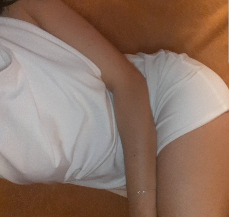 ava-kiss
