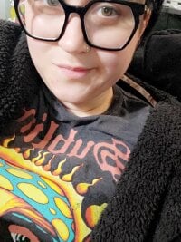 Anika_Nikita's Offline Chat Room