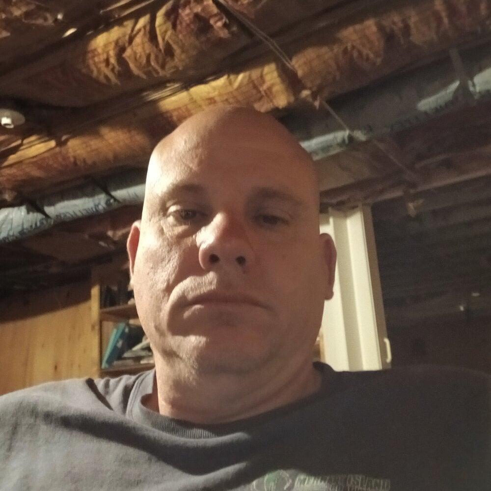 backdoorslider80 from stripchat