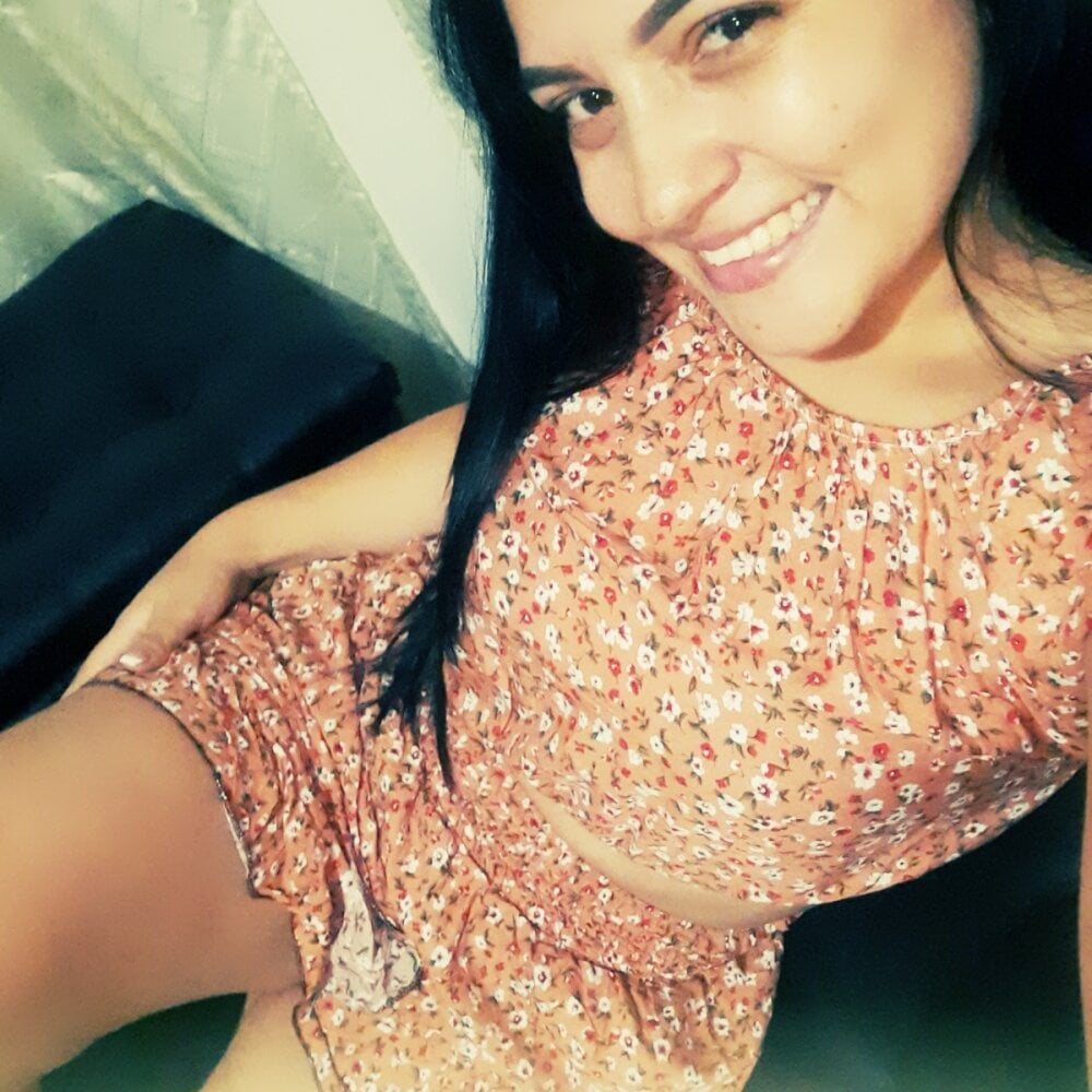 Live sex webcam photo for Scarlett-Smile #289907546