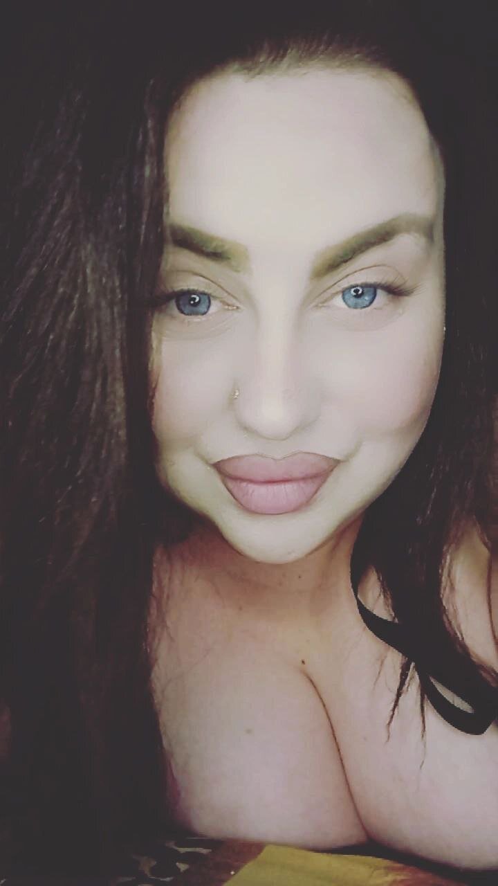Ruby_Lorrie