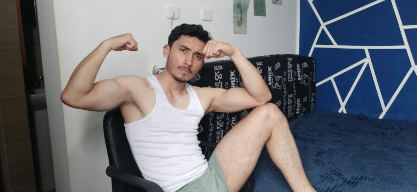 AKARY01