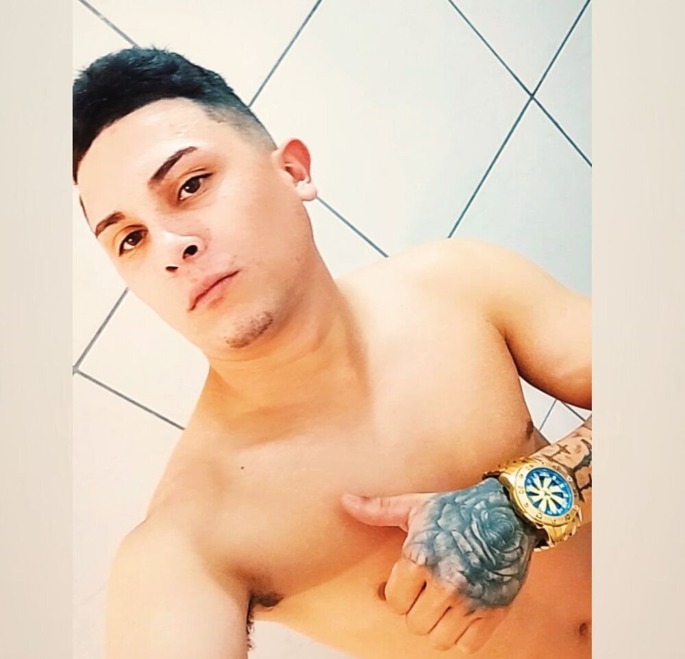 matheushenrique2023 from stripchat