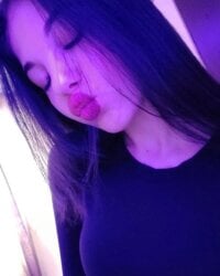 neha87655 Webcam Model Profile
