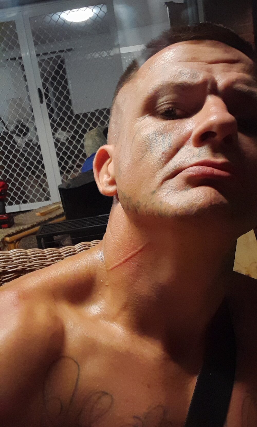 Офлайн-чат XXX Superhornyfuck