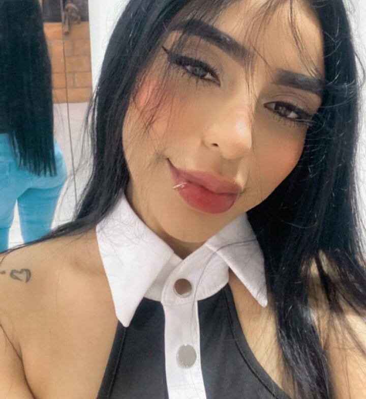 Cam girl Swoni_leia