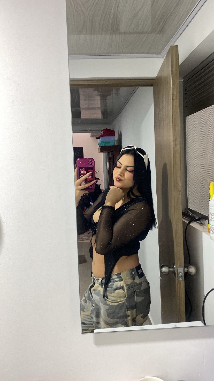 MiaCrimson-