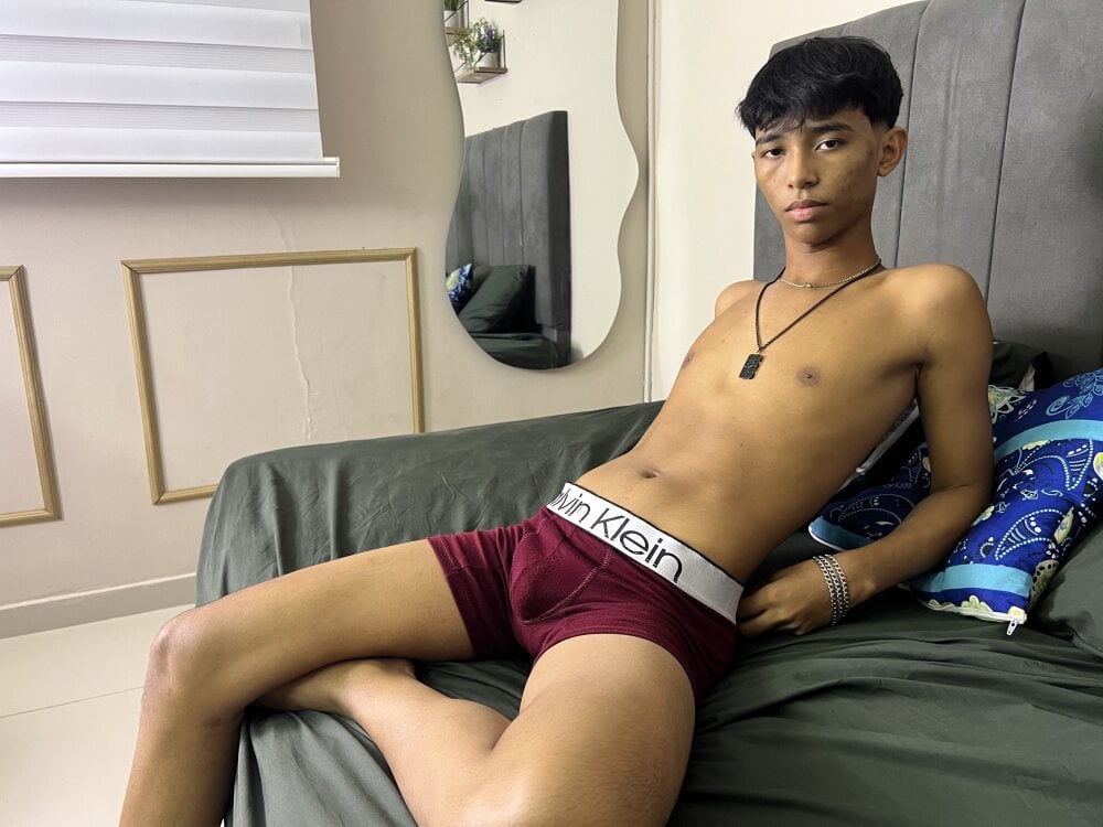 Little_Twink19's webcam live show