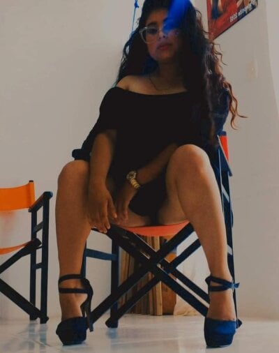 estrellaluxe from stripchat