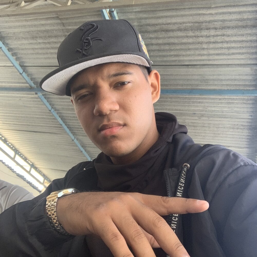 rino0000's Offline XXX Chat