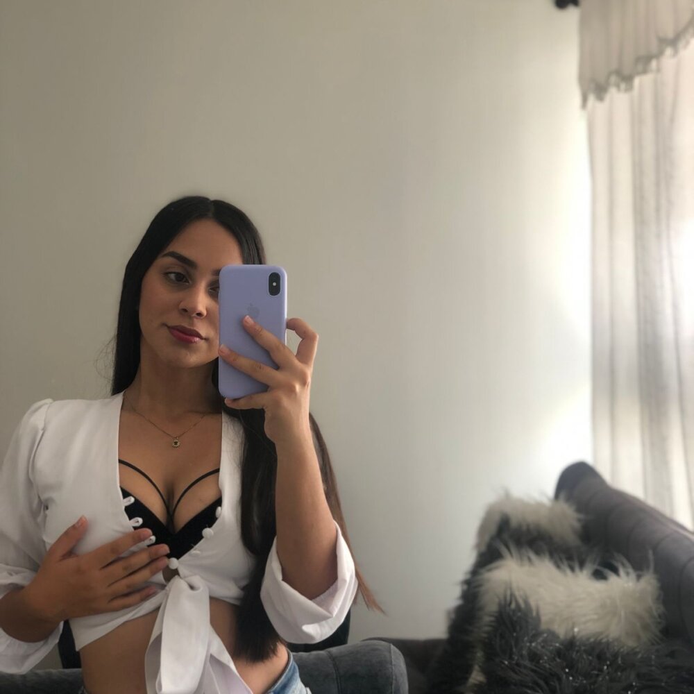 Indira_olii profile
