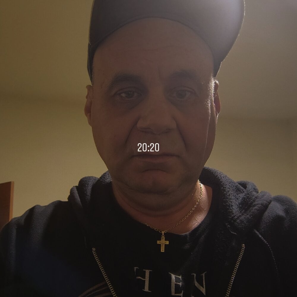 DeluxeStar75 Offline XXX-chat