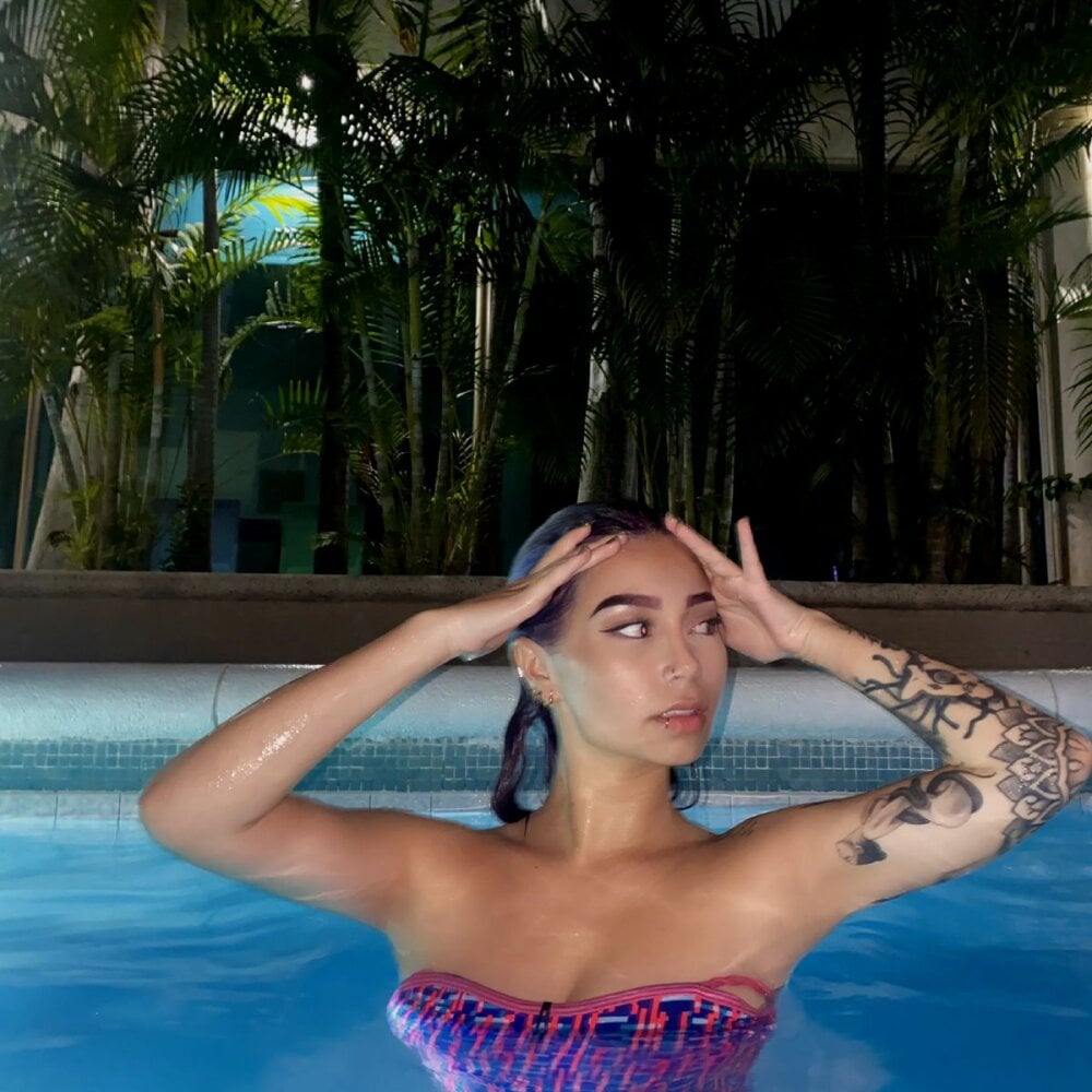 sexcam3d.net saoryxnsake18 livesex profile in curvy cams