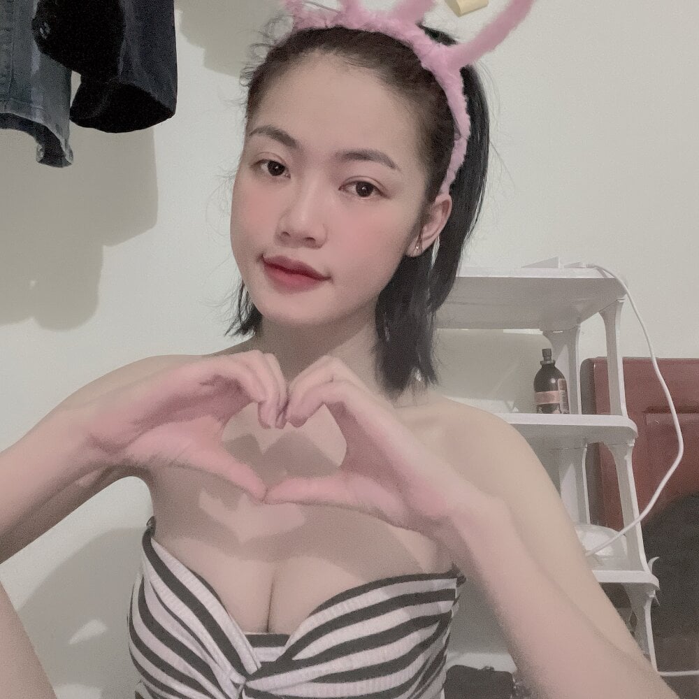 livesexr.com -harmonyy- livesex profile in vietnam cams