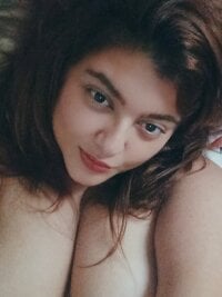 Yessicaboobs1's Offline Chat Room