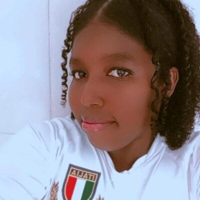 LuuSouzaa - dildo or vibrator