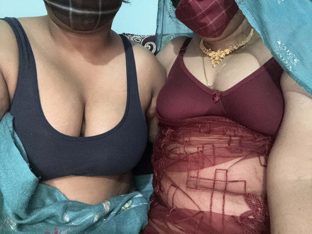2_rndibehn from stripchat