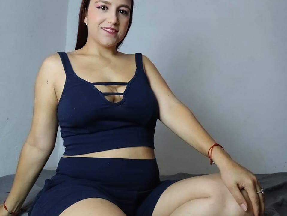 Live sex webcam photo for bella_bigass69 #280492388