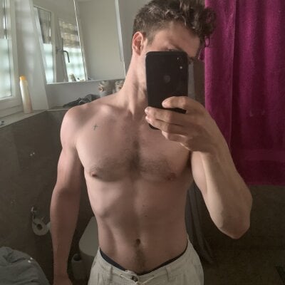 Sweetboyblondie